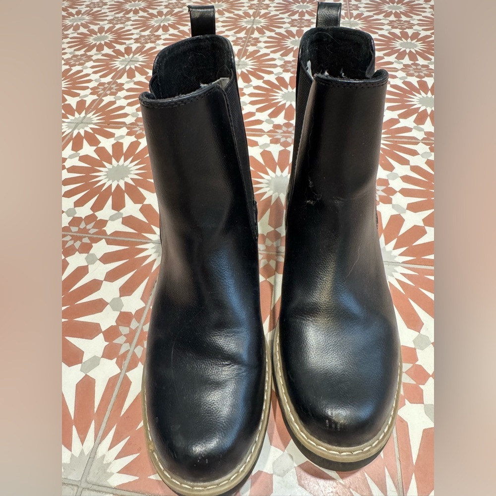 Black boots